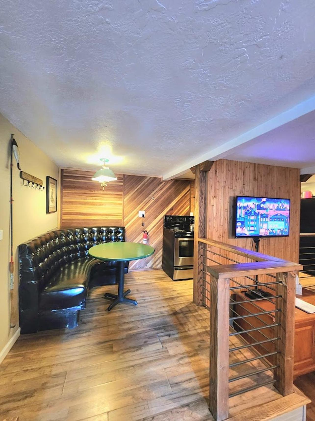Bear Cave- Pet Friendly Suite In Shaver Lake Exterior photo