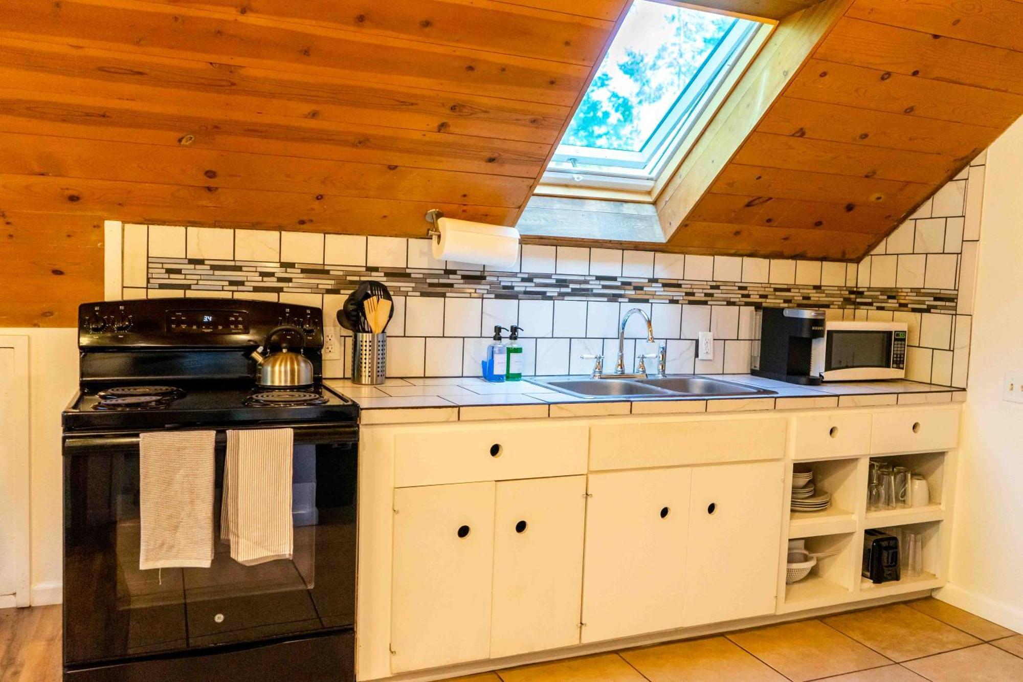 Bear Cave- Pet Friendly Suite In Shaver Lake Exterior photo