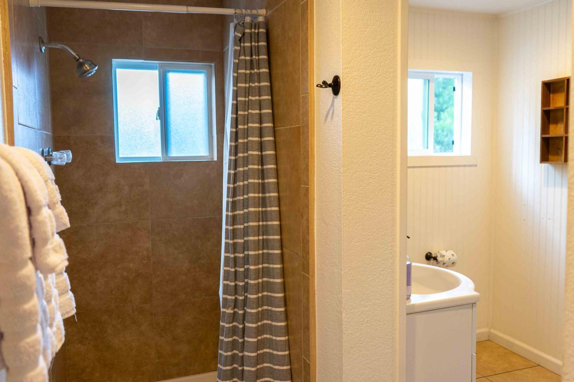 Bear Cave- Pet Friendly Suite In Shaver Lake Exterior photo