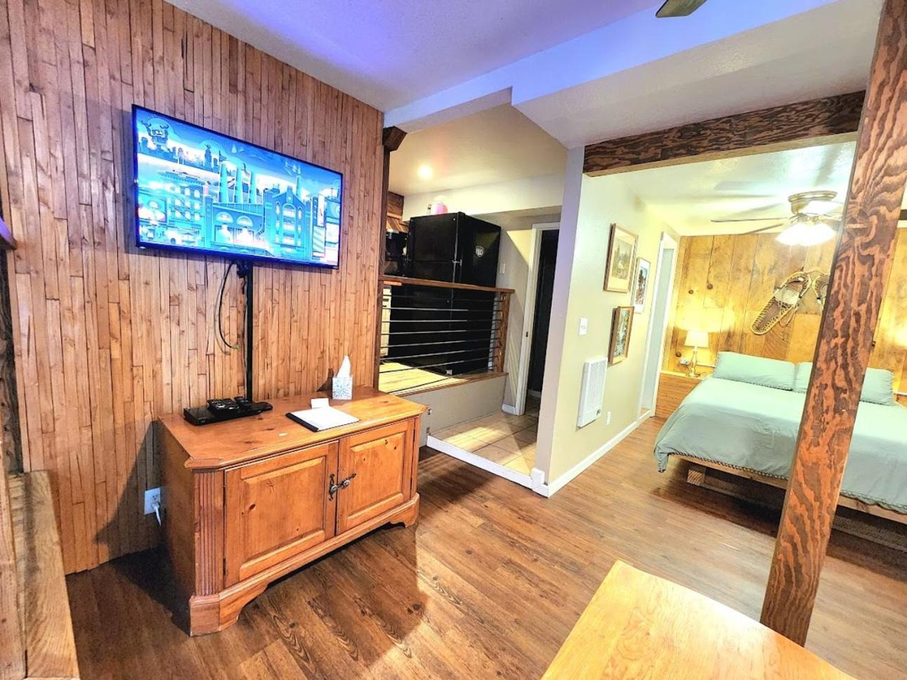 Bear Cave- Pet Friendly Suite In Shaver Lake Exterior photo